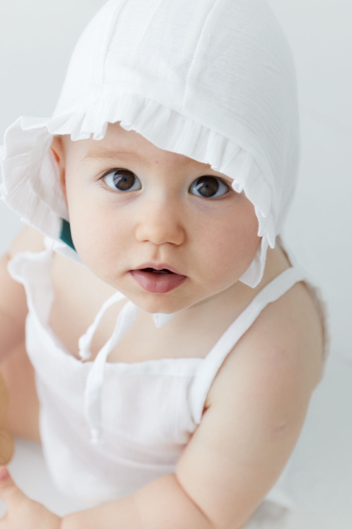 Şile Bezi Bebek Beyaz Bonnet Fırfırlı Müslin Şapka