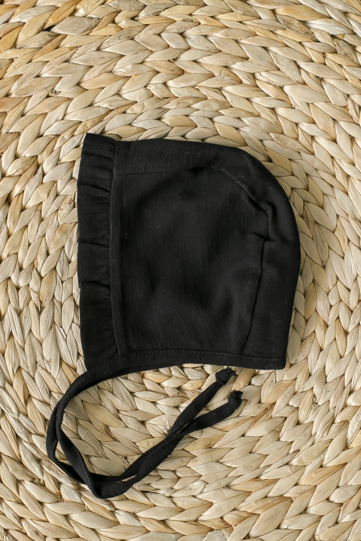 Şile Bezi Bebek Siyah Bonnet Fırfırlı Müslin Şapka