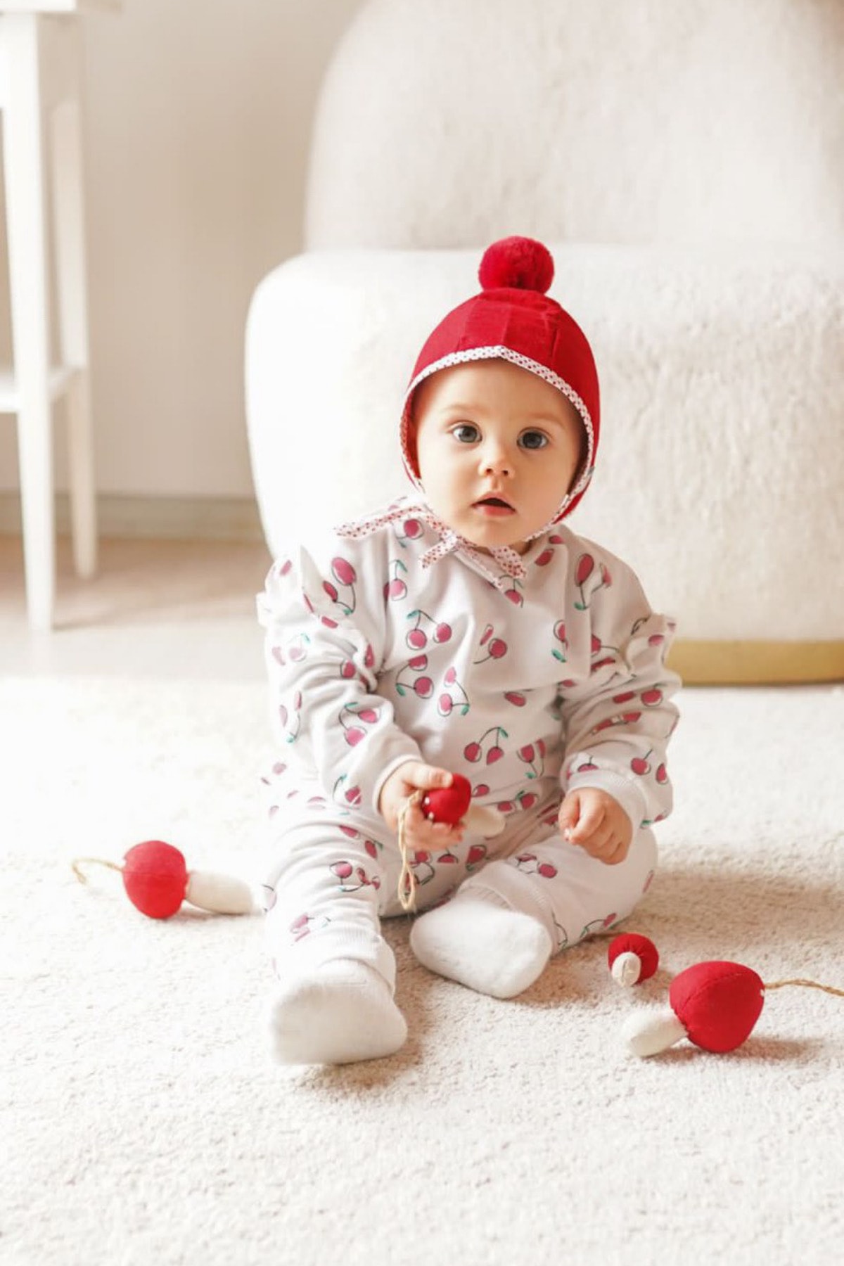 Kırmızı Kışlık Ponponlu Bebek Şapkası